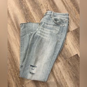 Mavi “Emma” slim boyfriend light-wash‎ denim. Size 28x31